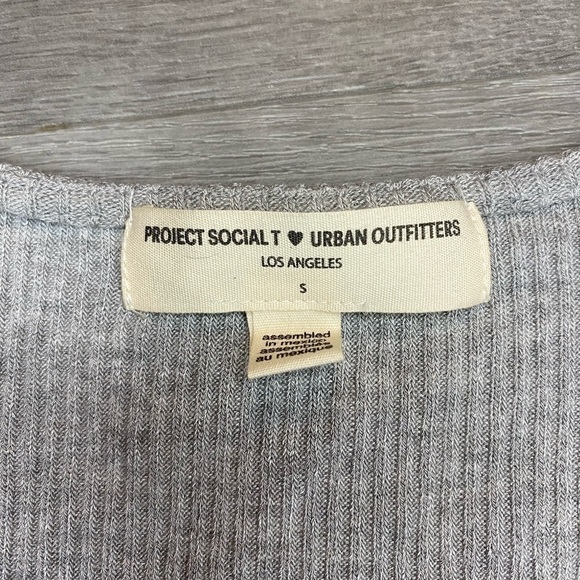 Urban Outfitters Sara Tie Front Top - Picture 4 of 6